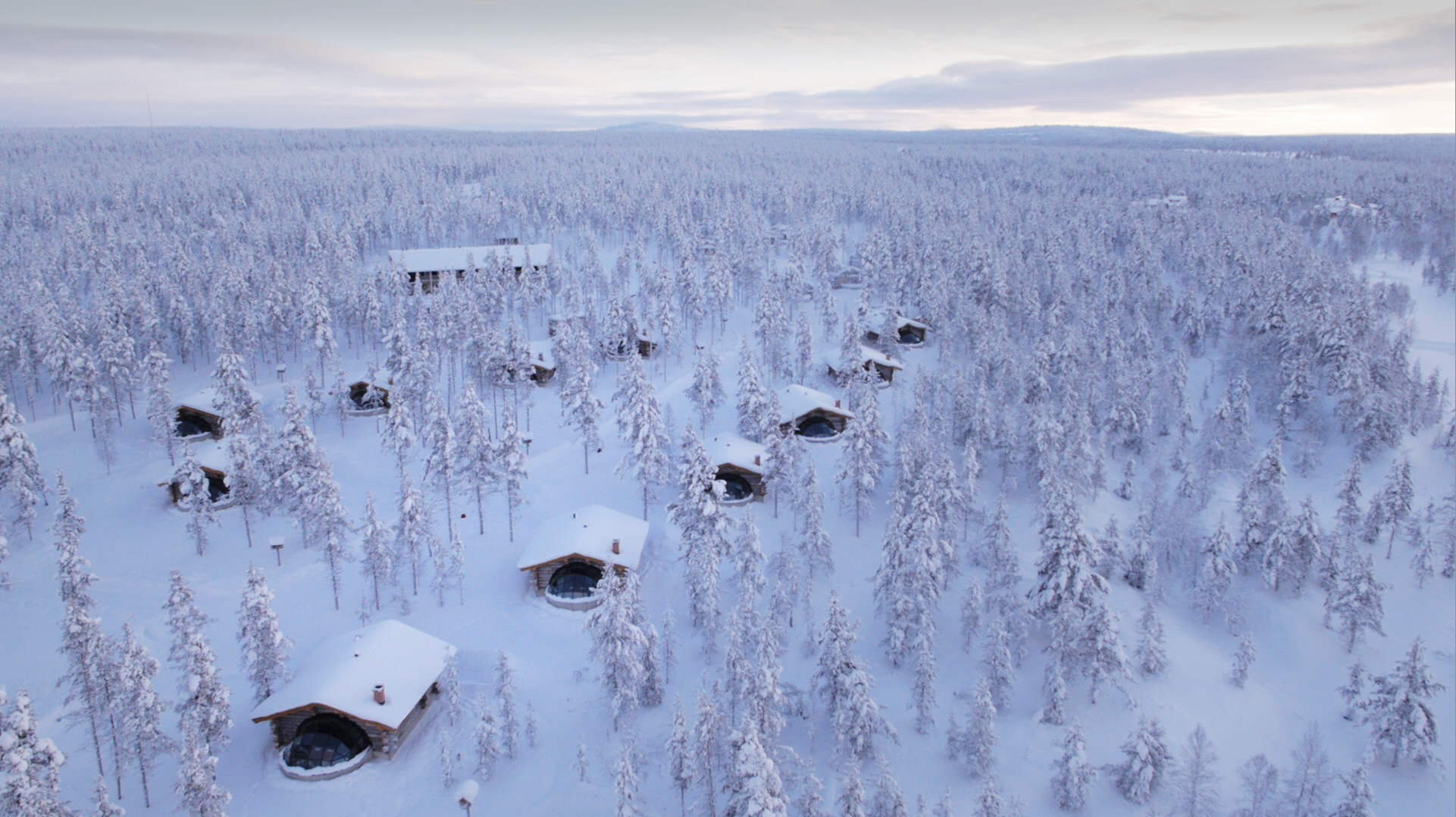 kakslauttanen kelo glass igloo from above