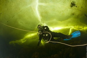 scuba dive under ice