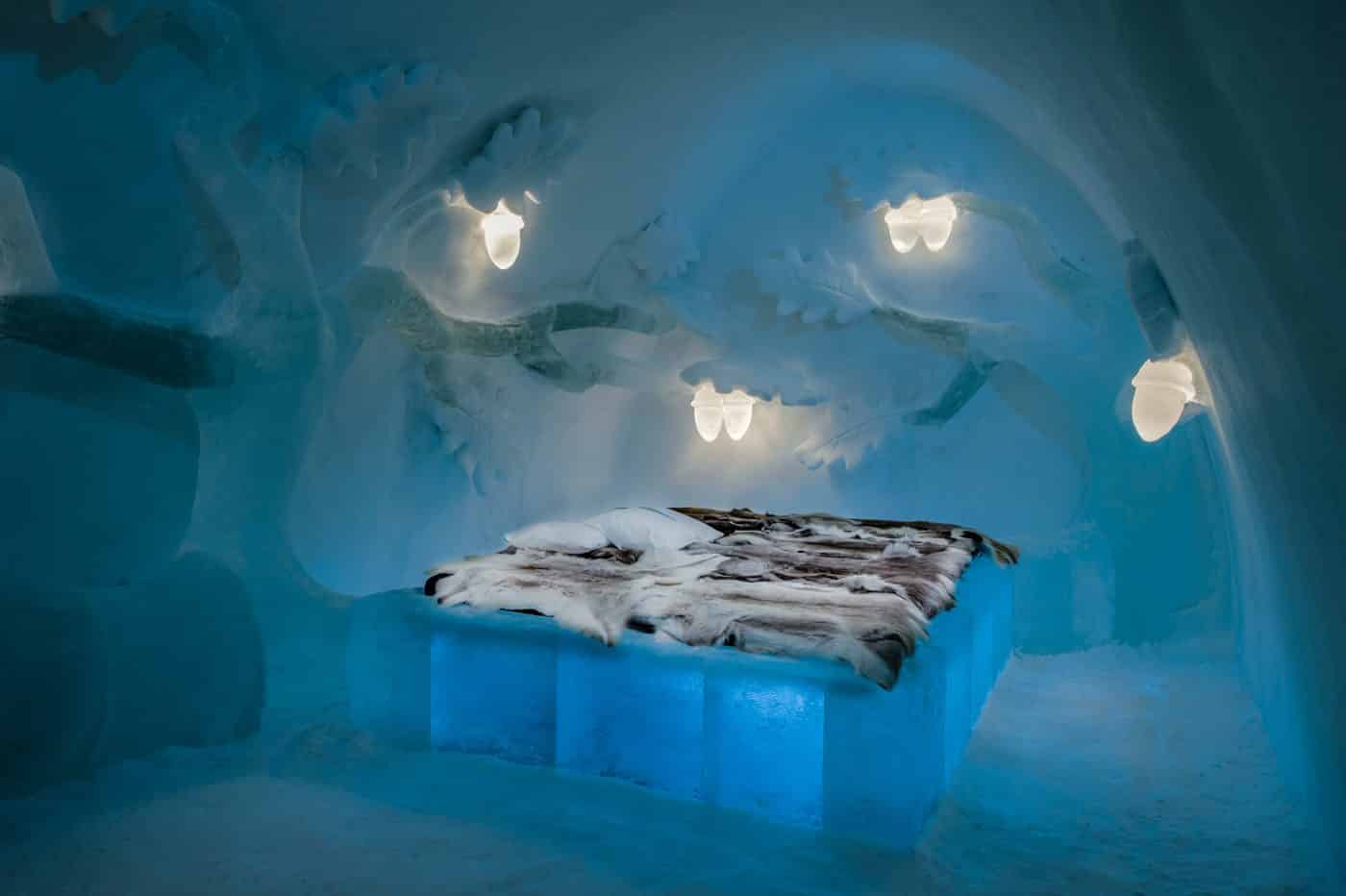 oak - ice hotel room