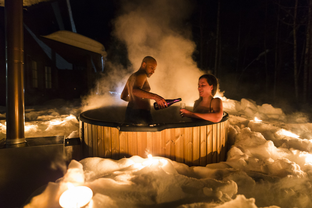 Fun in the Hot Tub - Arctic Fox Igloos with Arctic Direct