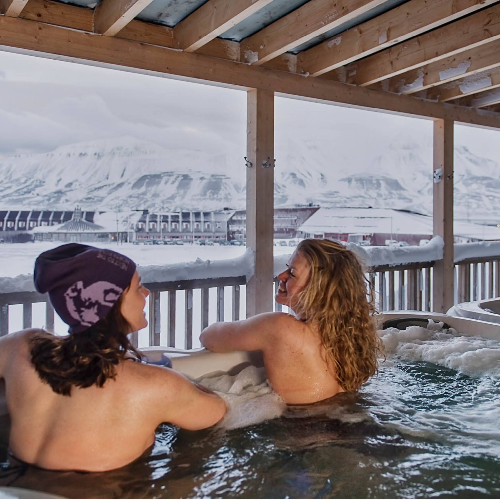 svalbard Radission hot tub