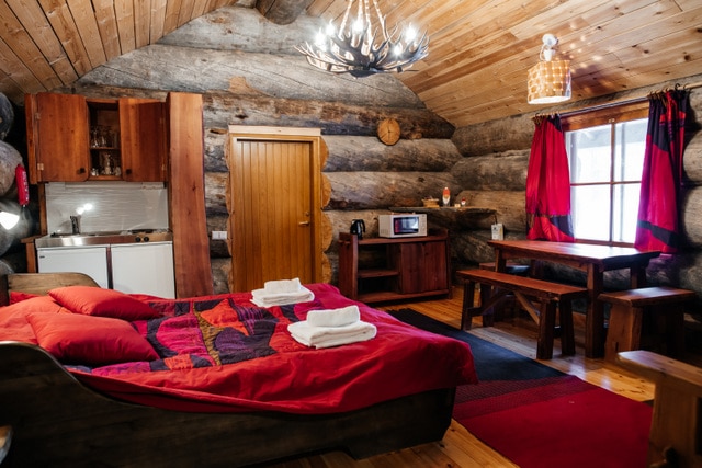 gold diggers cabin at kakslauttanen
