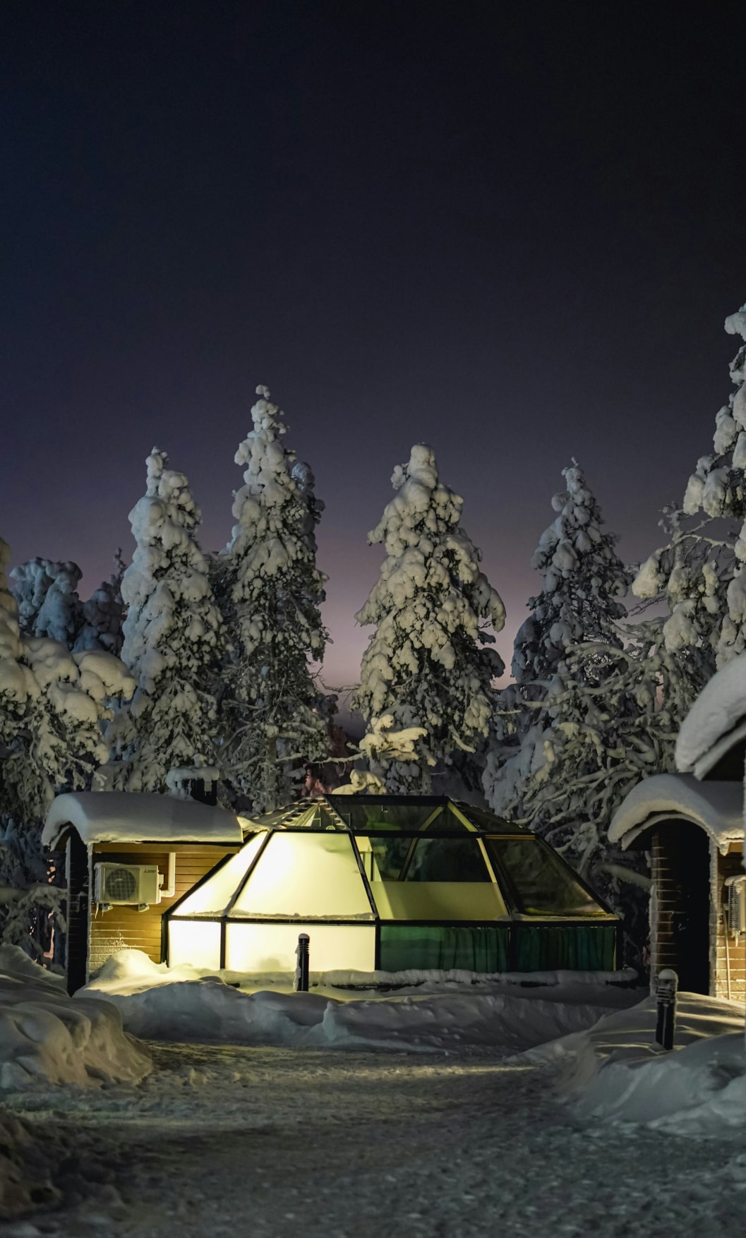 Glass <br> Igloos