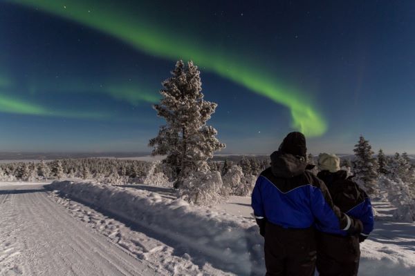 couple under the northern lights