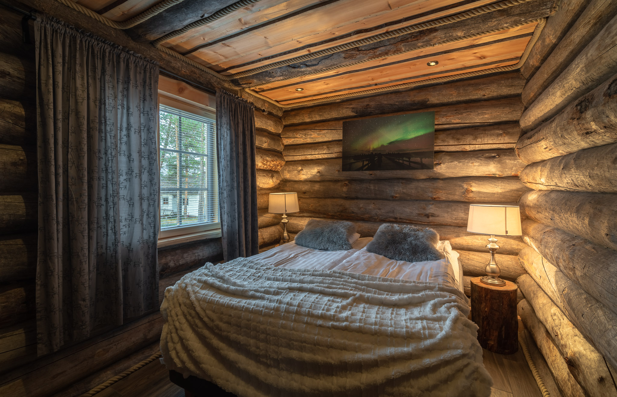 peska log cabin bedroom