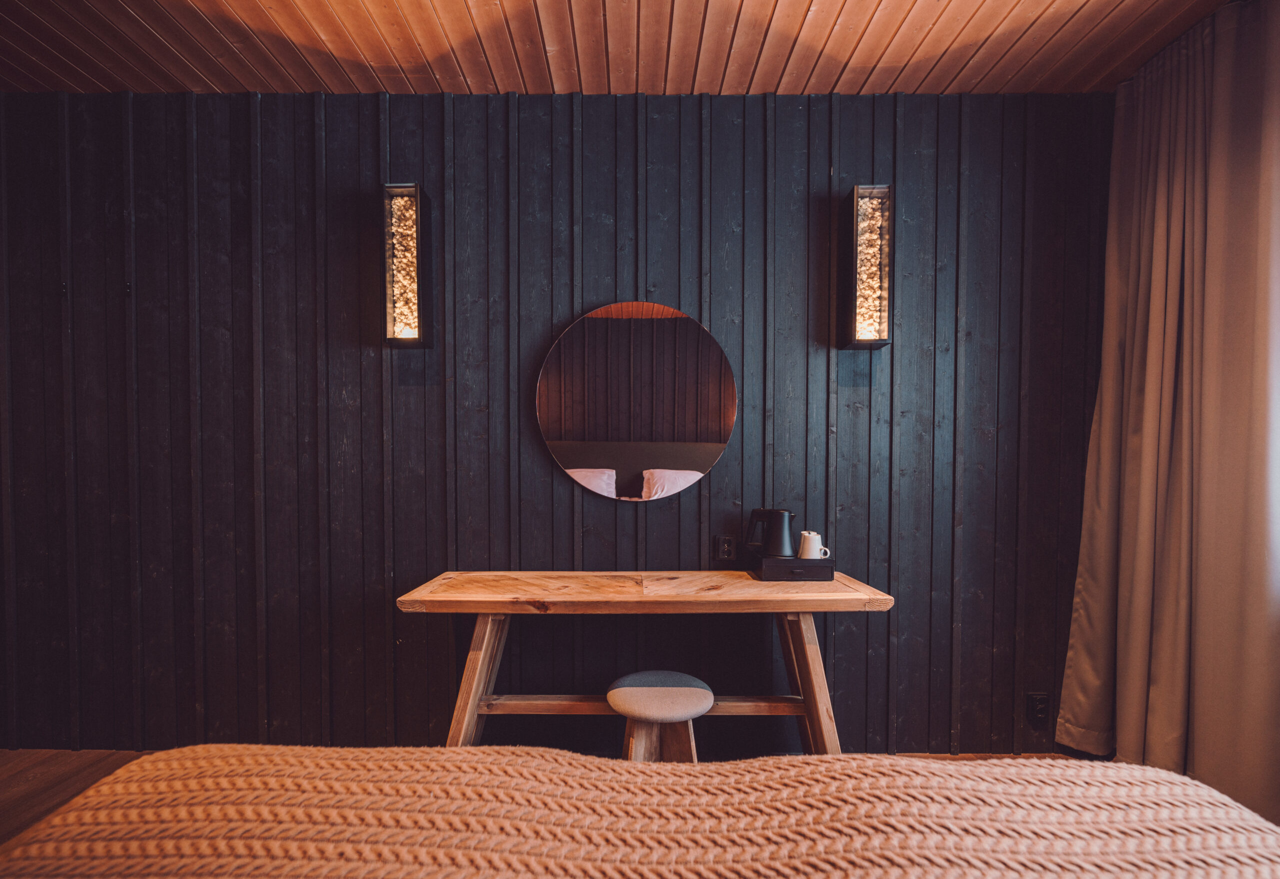 wilderness premium room dressing table