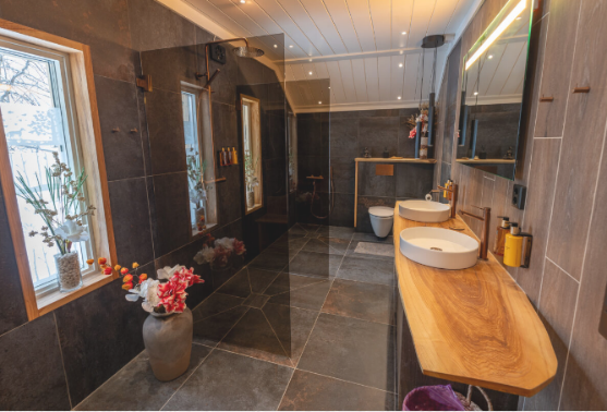Lapland Guesthouse autumn cabin bathroom