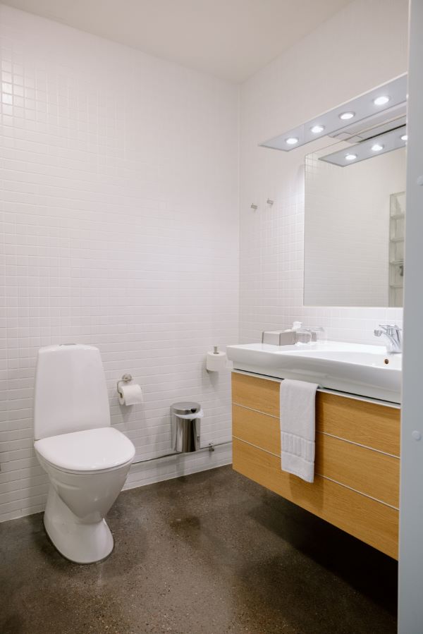 kaamos bathroom