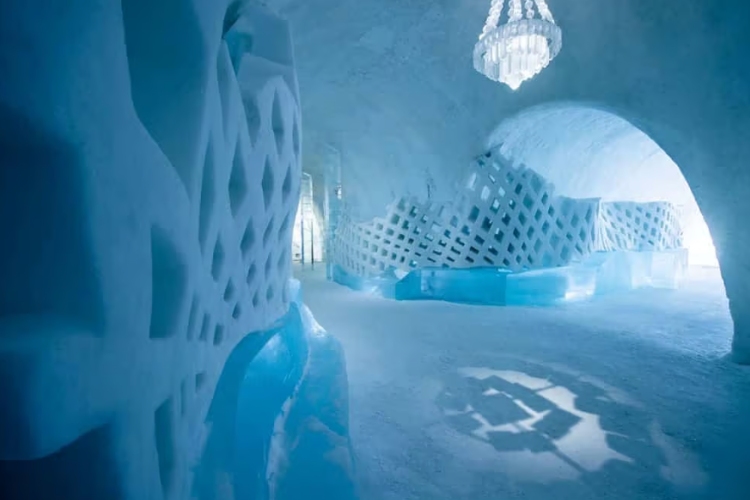 Ice <br> Hotels